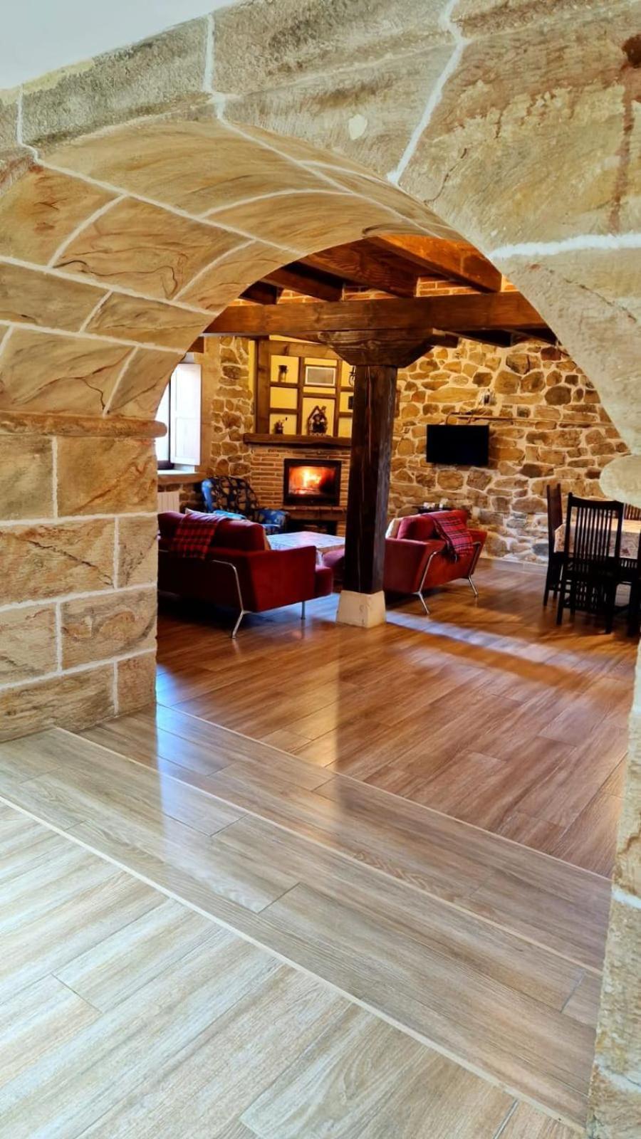Casa De Pueblo Las Golondrinas De Luena San Miguel de Luena ภายนอก รูปภาพ